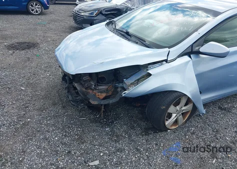 2013 Hyundai Elantra Gls z USA, uszkodzony, nr VIN KMHDH4AE0DU624242
